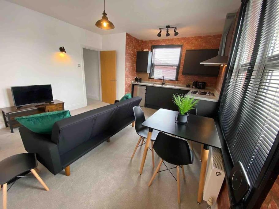 1 Bed Flat With Parking Near Town Centre Apartment Emsworth Exterior photo